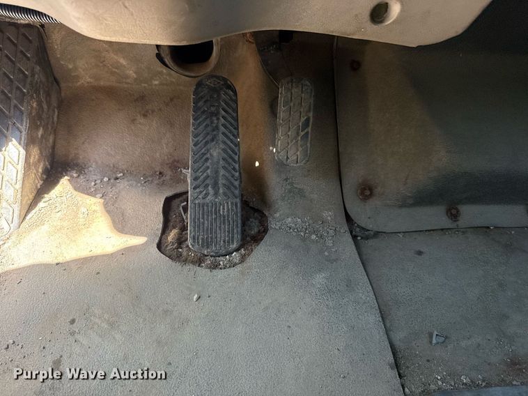 image for item EG8352 2005 Sterling L8500 dump truck