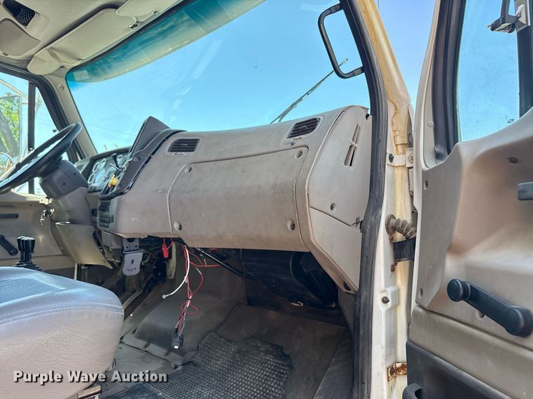 image for item EG8352 2005 Sterling L8500 dump truck