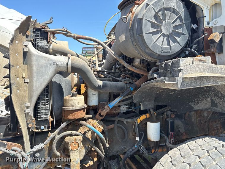 image for item EG8352 2005 Sterling L8500 dump truck