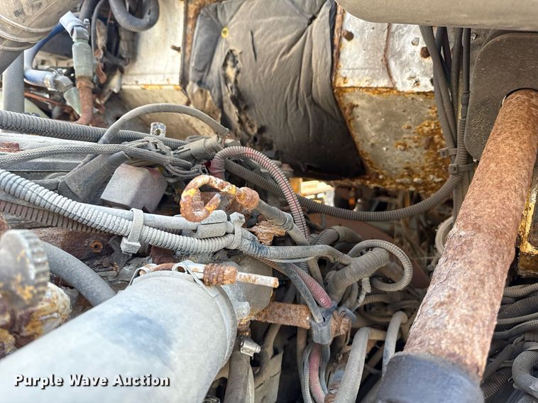 image for item EG8352 2005 Sterling L8500 dump truck