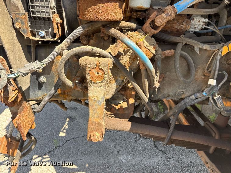 image for item EG8352 2005 Sterling L8500 dump truck