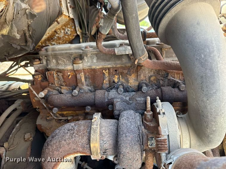 image for item EG8352 2005 Sterling L8500 dump truck