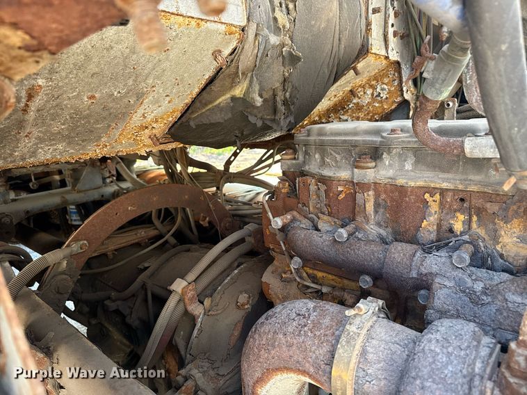 image for item EG8352 2005 Sterling L8500 dump truck