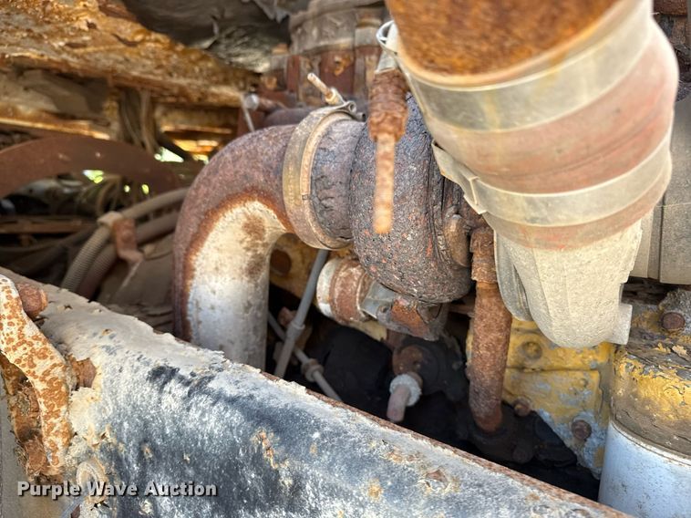 image for item EG8352 2005 Sterling L8500 dump truck