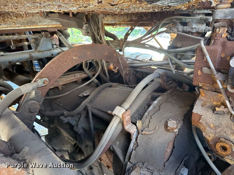 image for item EG8352 2005 Sterling L8500 dump truck