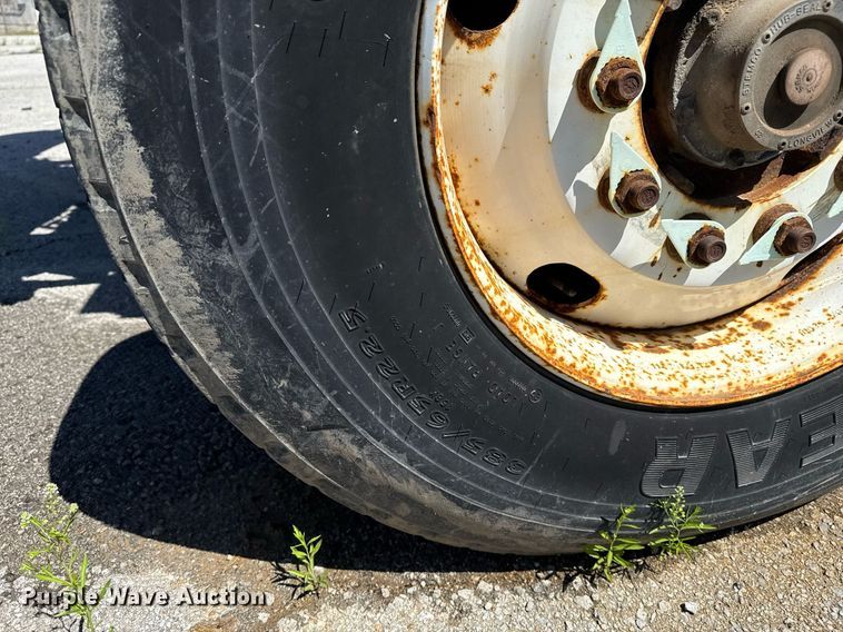 image for item EG8352 2005 Sterling L8500 dump truck