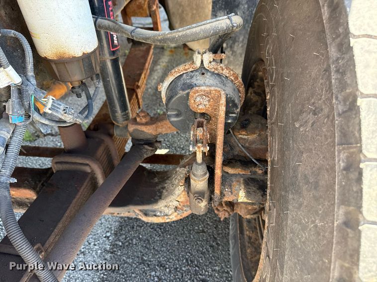 image for item EG8352 2005 Sterling L8500 dump truck