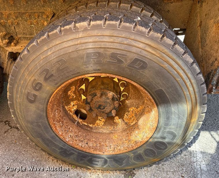 image for item EG8352 2005 Sterling L8500 dump truck