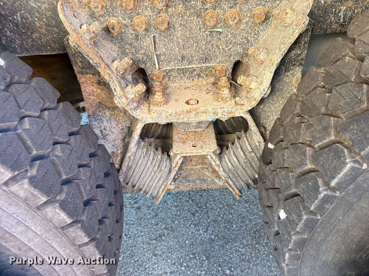 image for item EG8352 2005 Sterling L8500 dump truck