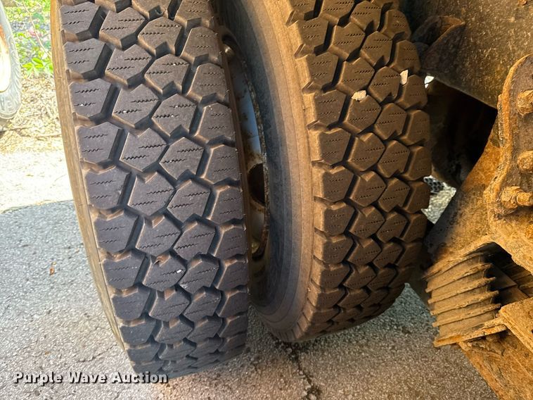 image for item EG8352 2005 Sterling L8500 dump truck