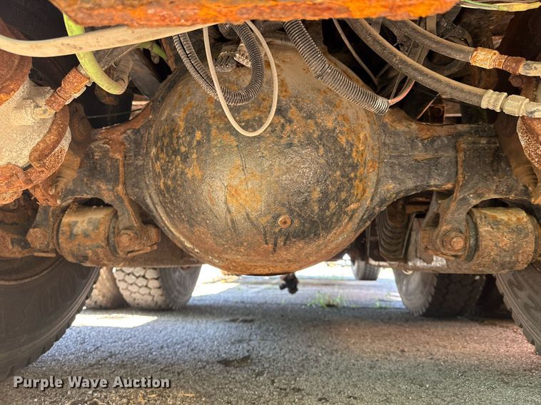 image for item EG8352 2005 Sterling L8500 dump truck