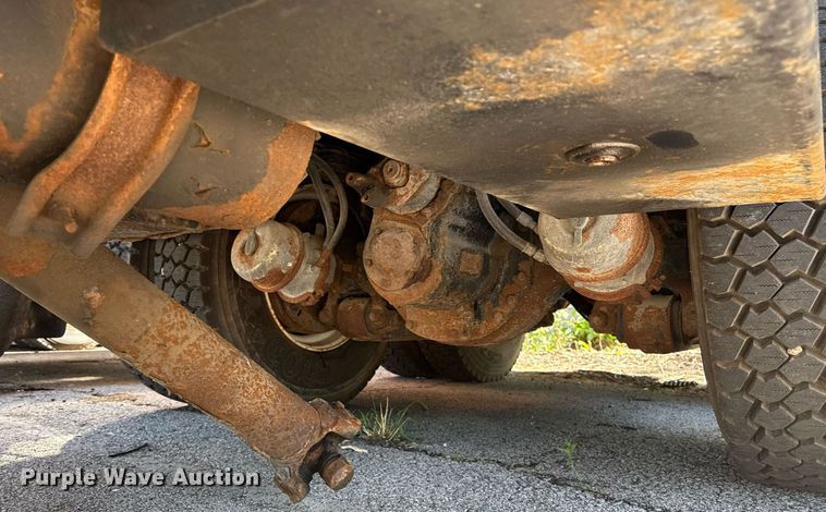 image for item EG8352 2005 Sterling L8500 dump truck