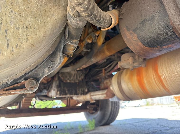 image for item EG8352 2005 Sterling L8500 dump truck