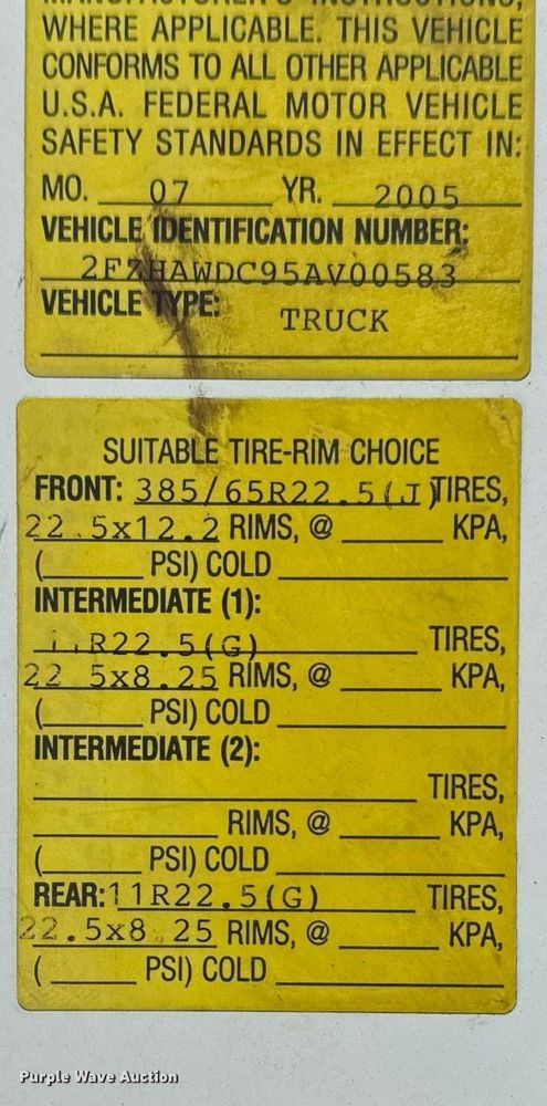 image for item EG8352 2005 Sterling L8500 dump truck