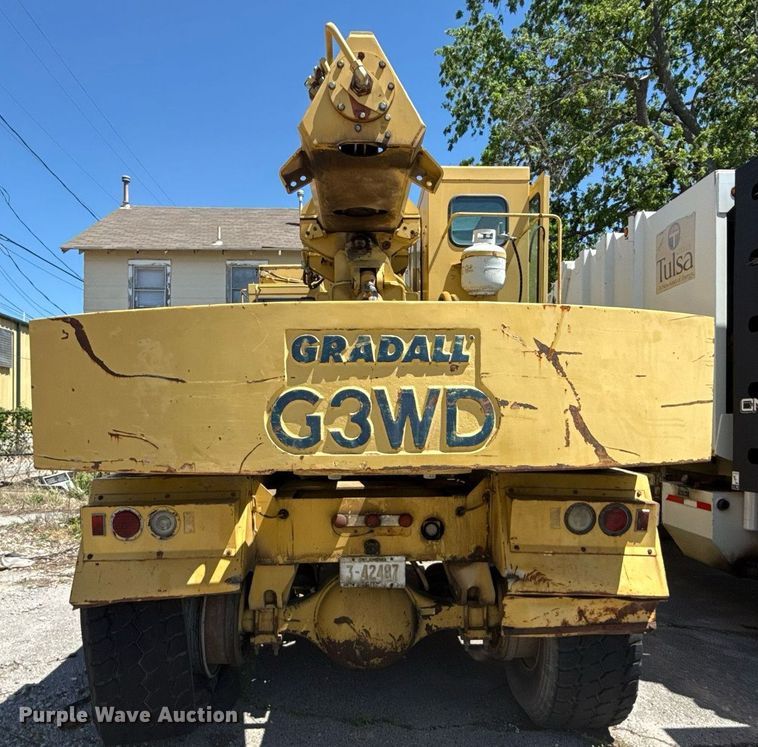 image for item EG8353 1996 Gradall G3WD wheeled excavator