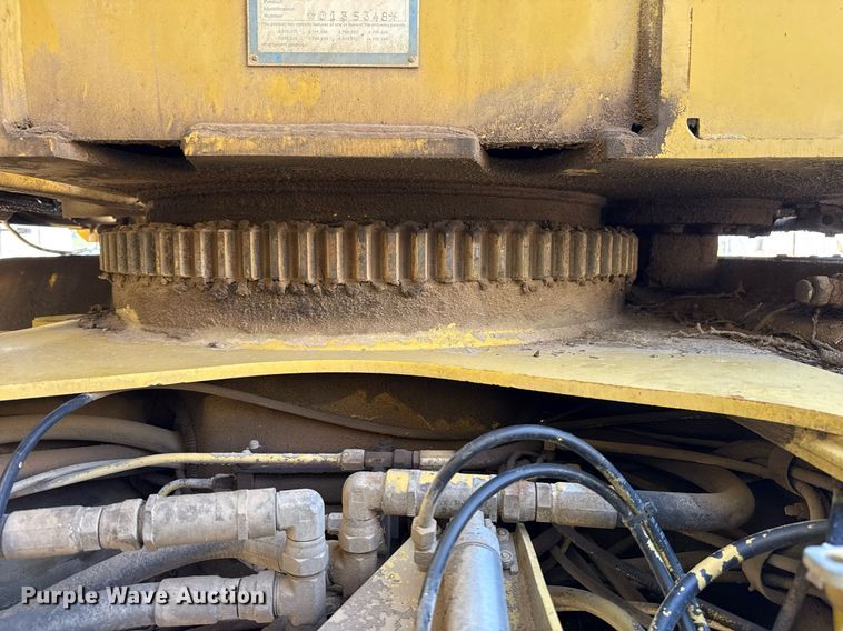 image for item EG8353 1996 Gradall G3WD wheeled excavator