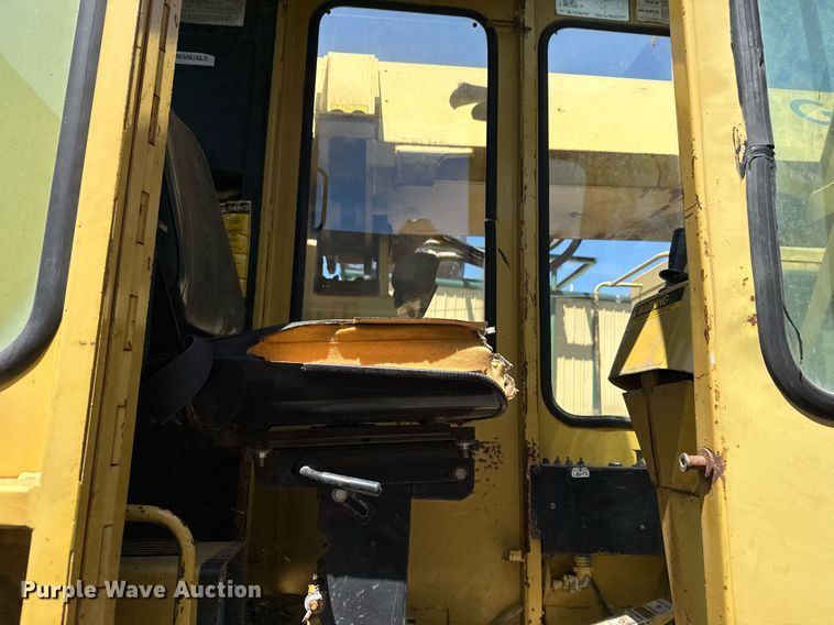 image for item EG8353 1996 Gradall G3WD wheeled excavator