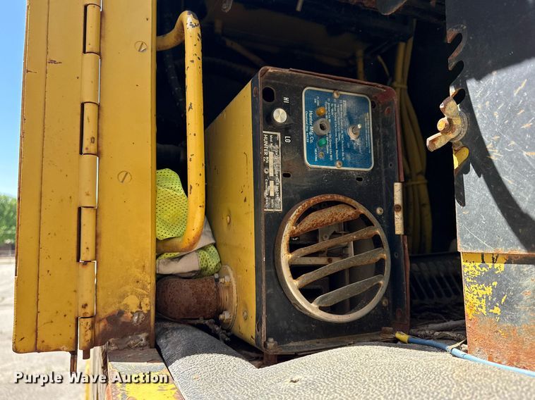 image for item EG8353 1996 Gradall G3WD wheeled excavator