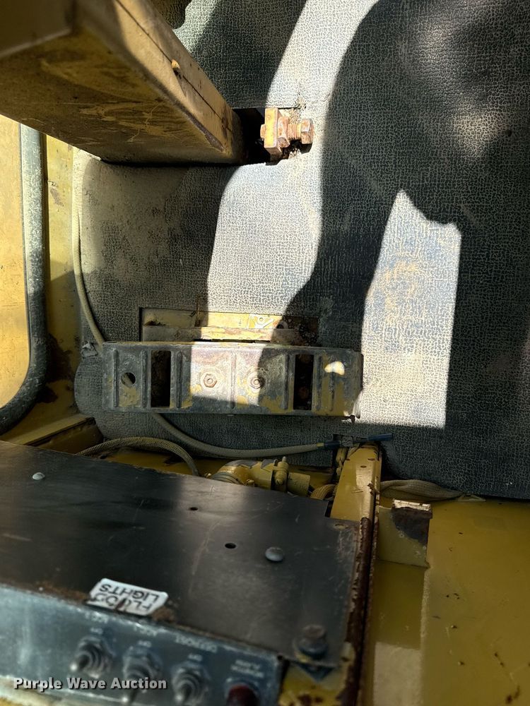 image for item EG8353 1996 Gradall G3WD wheeled excavator