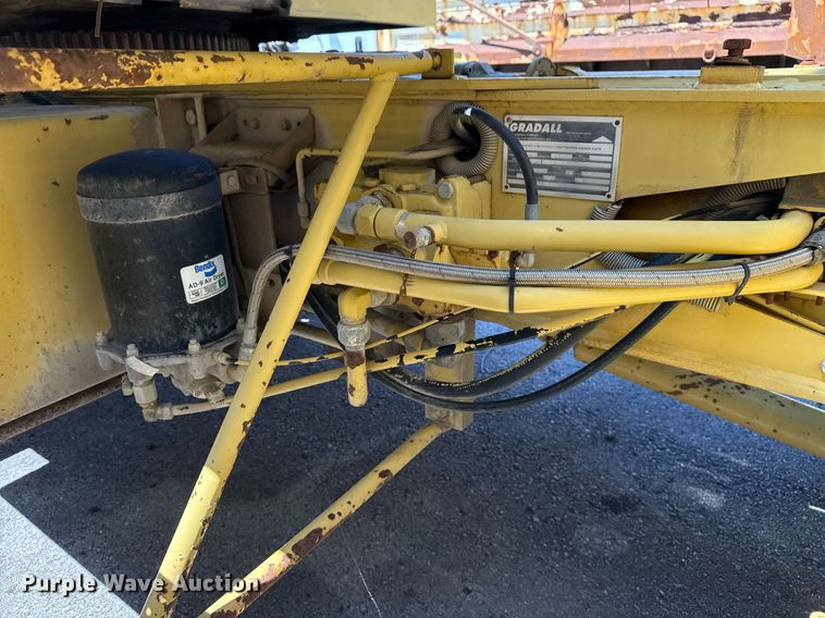 image for item EG8353 1996 Gradall G3WD wheeled excavator