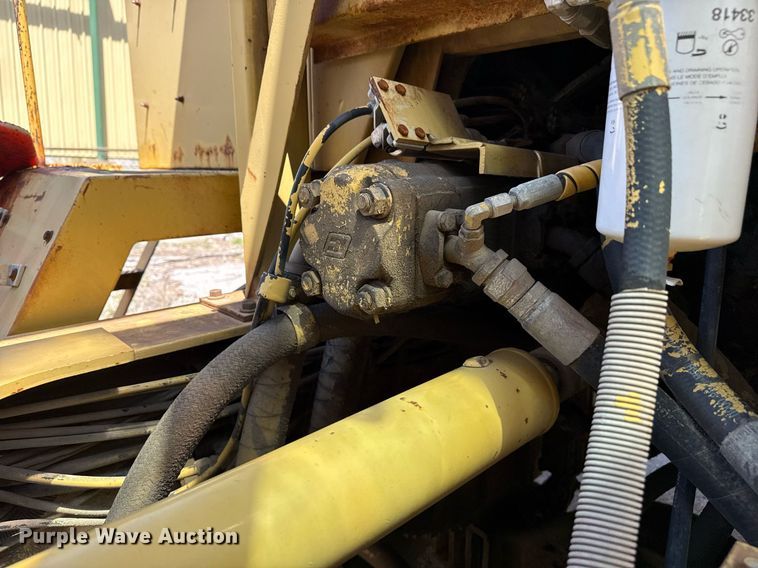 image for item EG8353 1996 Gradall G3WD wheeled excavator