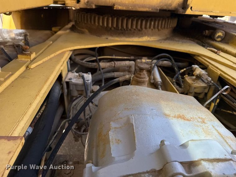 image for item EG8353 1996 Gradall G3WD wheeled excavator