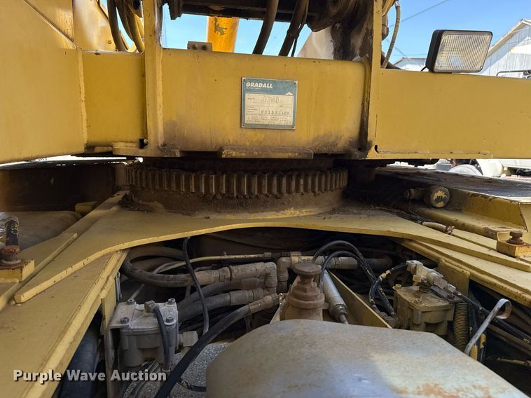 image for item EG8353 1996 Gradall G3WD wheeled excavator