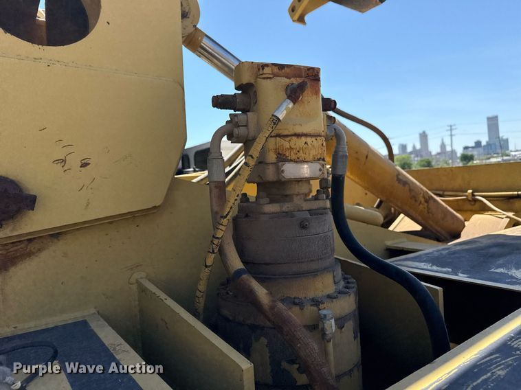 image for item EG8353 1996 Gradall G3WD wheeled excavator