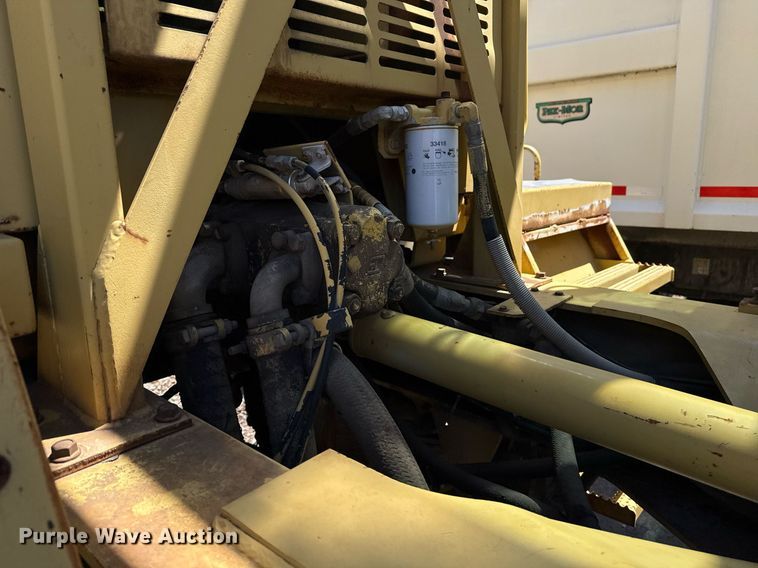 image for item EG8353 1996 Gradall G3WD wheeled excavator