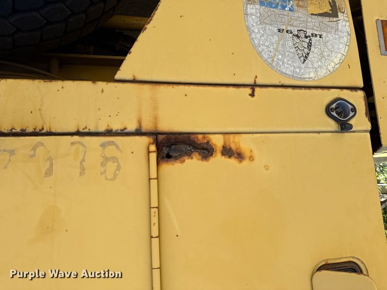 image for item EG8353 1996 Gradall G3WD wheeled excavator