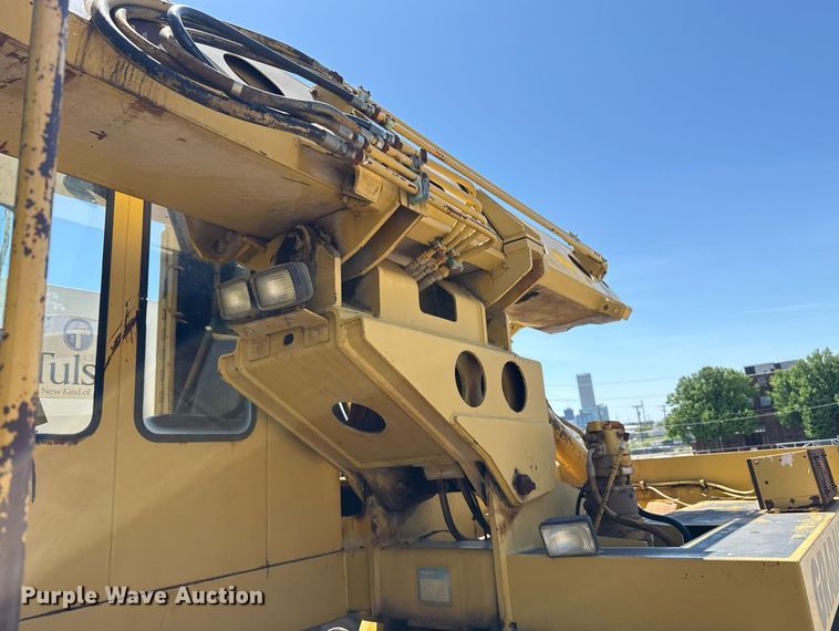 image for item EG8353 1996 Gradall G3WD wheeled excavator