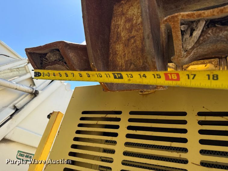 image for item EG8353 1996 Gradall G3WD wheeled excavator