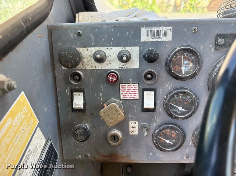 image for item EG8353 1996 Gradall G3WD wheeled excavator