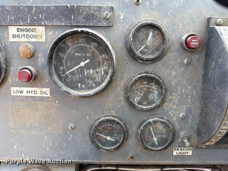 image for item EG8353 1996 Gradall G3WD wheeled excavator