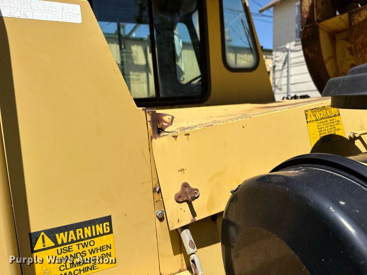 image for item EG8353 1996 Gradall G3WD wheeled excavator