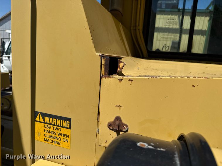 image for item EG8353 1996 Gradall G3WD wheeled excavator