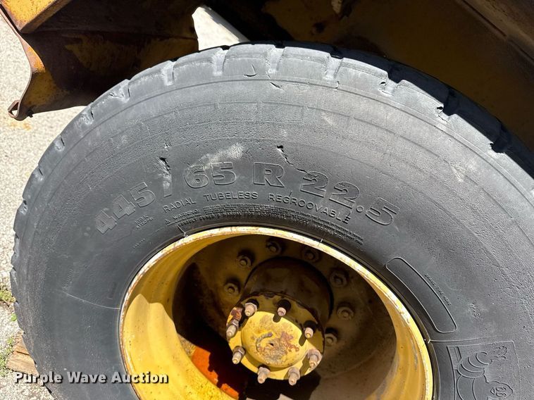 image for item EG8353 1996 Gradall G3WD wheeled excavator