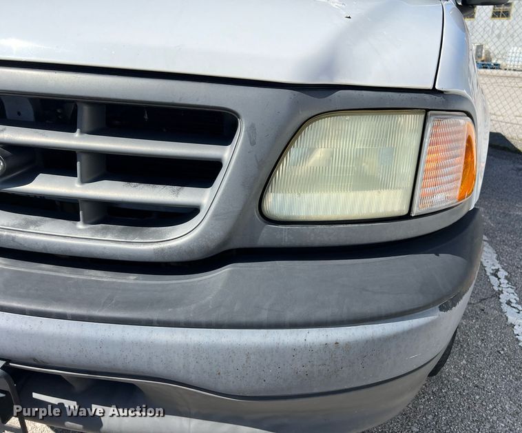 image for item EG8360 2003 Ford F150 SuperCab pickup truck