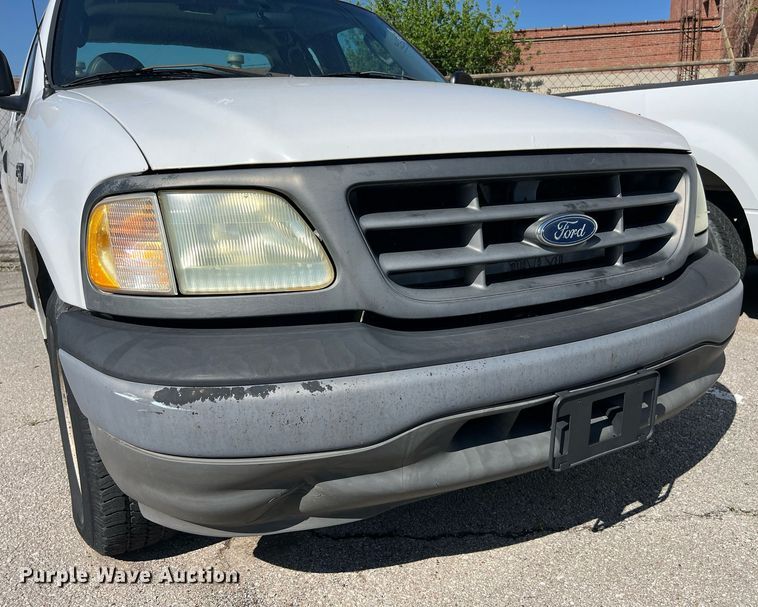 image for item EG8360 2003 Ford F150 SuperCab pickup truck