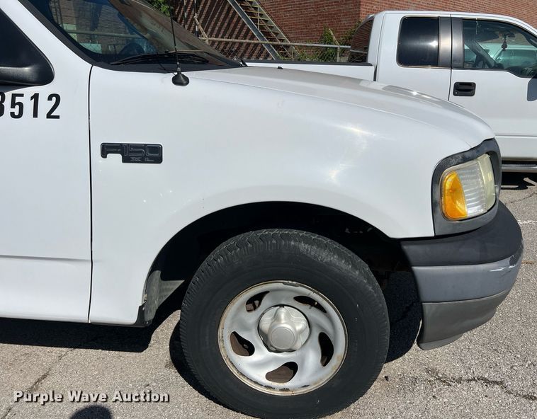 image for item EG8360 2003 Ford F150 SuperCab pickup truck