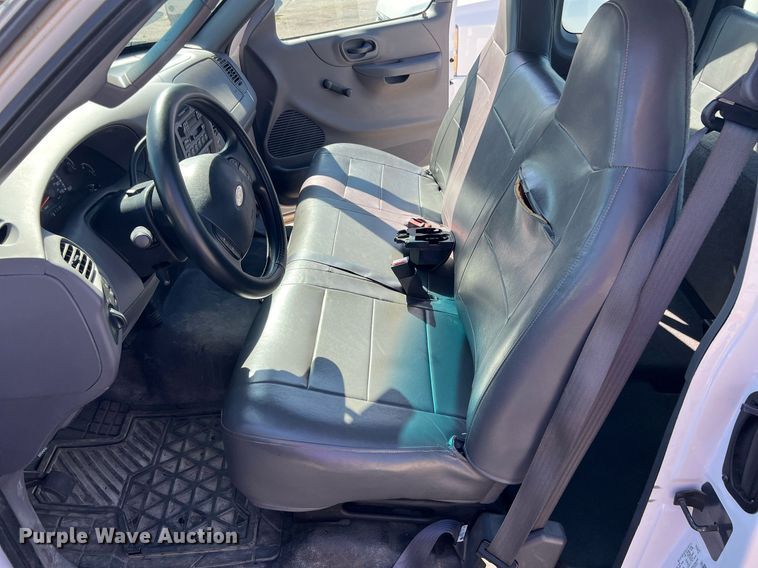 image for item EG8360 2003 Ford F150 SuperCab pickup truck