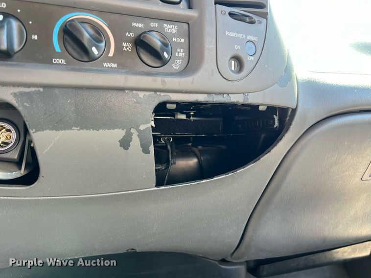 image for item EG8360 2003 Ford F150 SuperCab pickup truck