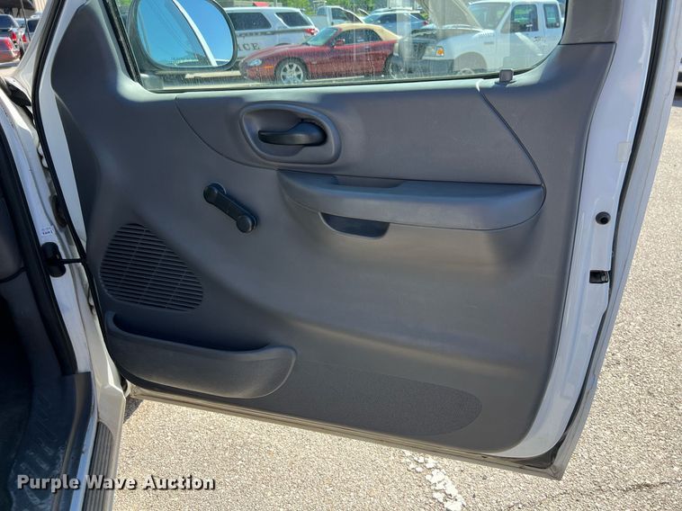 image for item EG8360 2003 Ford F150 SuperCab pickup truck