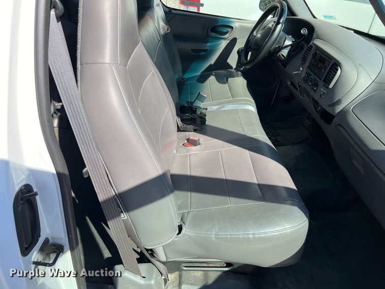 image for item EG8360 2003 Ford F150 SuperCab pickup truck