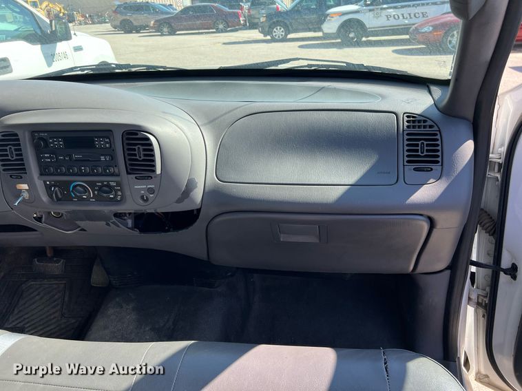 image for item EG8360 2003 Ford F150 SuperCab pickup truck