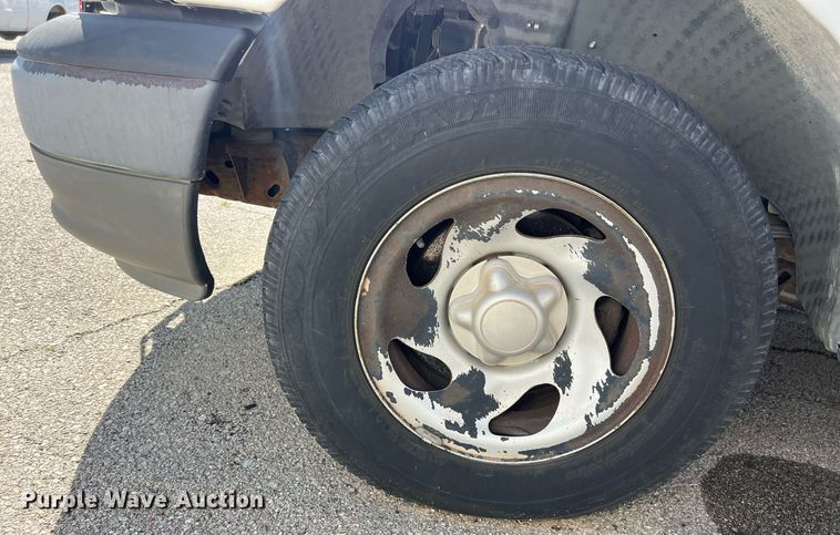 image for item EG8360 2003 Ford F150 SuperCab pickup truck