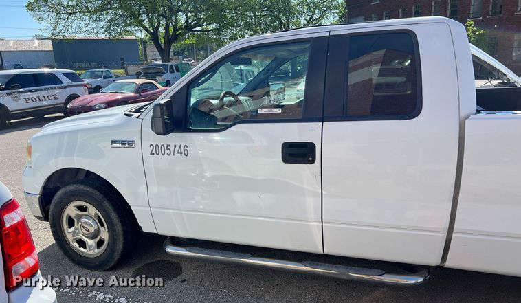 image for item EG8361 2005 Ford F150 SuperCab pickup truck