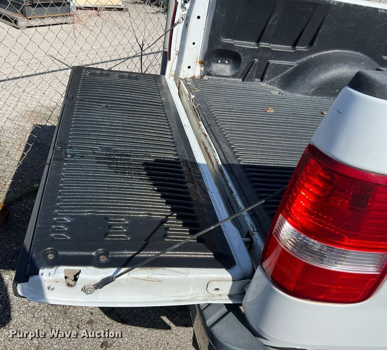 image for item EG8361 2005 Ford F150 SuperCab pickup truck