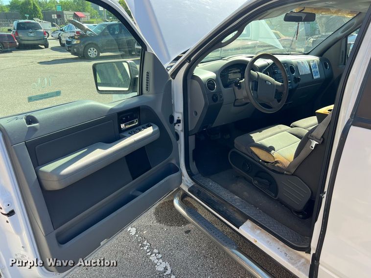 image for item EG8361 2005 Ford F150 SuperCab pickup truck