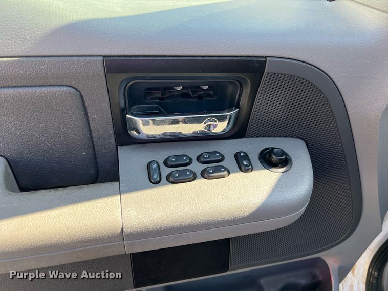 image for item EG8361 2005 Ford F150 SuperCab pickup truck